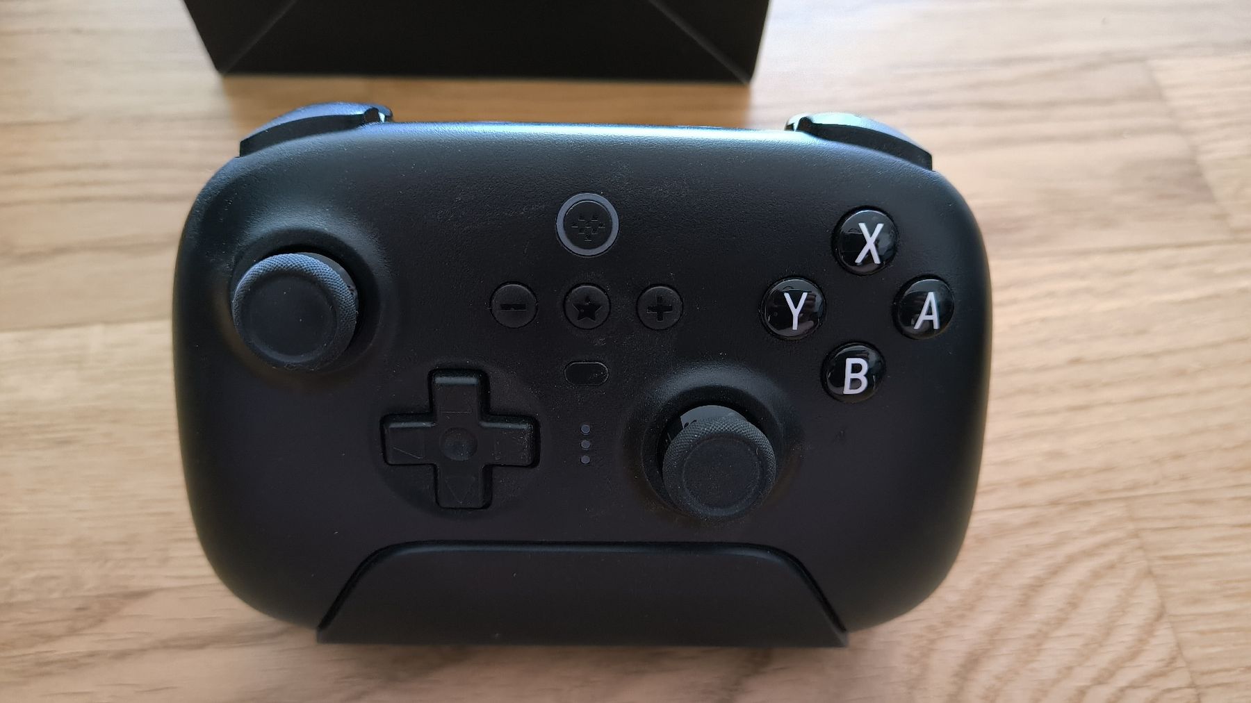 8BitDO Controller: Switch/Windows Ultimate Controller 8Bitdo schwarz wie neu – Nuovo (secondo la descrizione) da Kirchleerau venduto da Mr.Spock1 2
