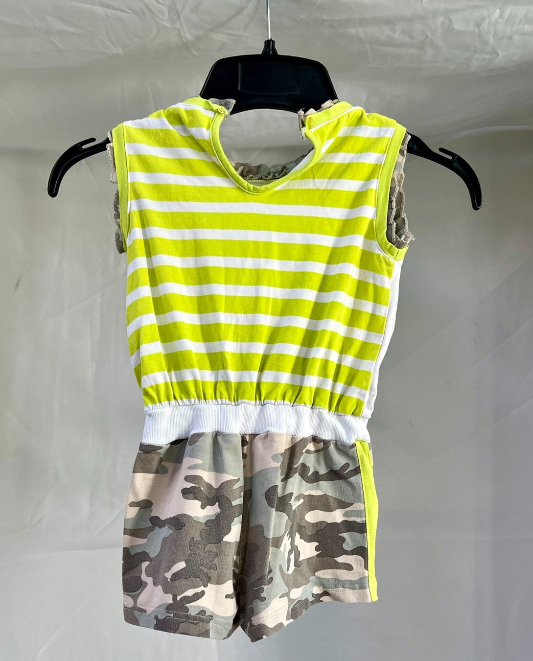 Tute: Drei Jumpsuits, Gr. 104 – Usato da Zürich venduto da Drahtzug 1