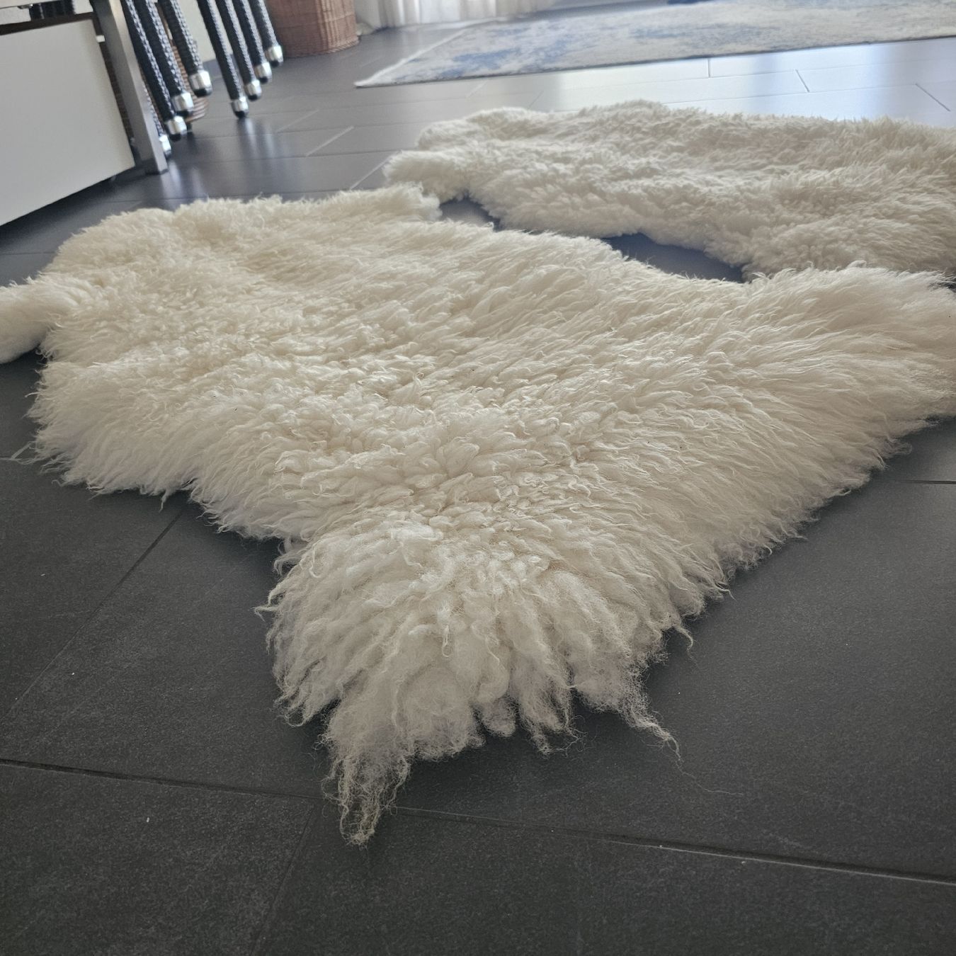 Tappeti: 2x Schaffeli 110 cm Sheepskin Rugs – Usato da Matten b. Interl venduto da Vanilla8 1