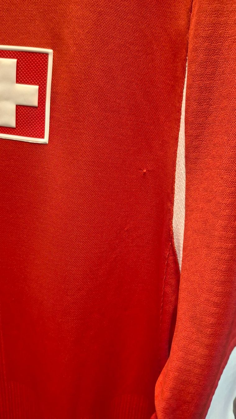 Schweizer Nati Leibchen & Hosen: Switzerland 2010 Nati world cup puma player version – Gebraucht aus Yverdon-les-Bains von flo_8fgr 5