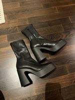 Stylische schwarze Plateau Stiefeletten 38