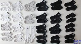 23 x Chaussettes / Socken  NIKE + Adidas  t. env. 38 - 40