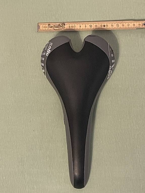 Pezzi di ricambio: 3 selles vélo – Usato da Fully venduto da picciril 2