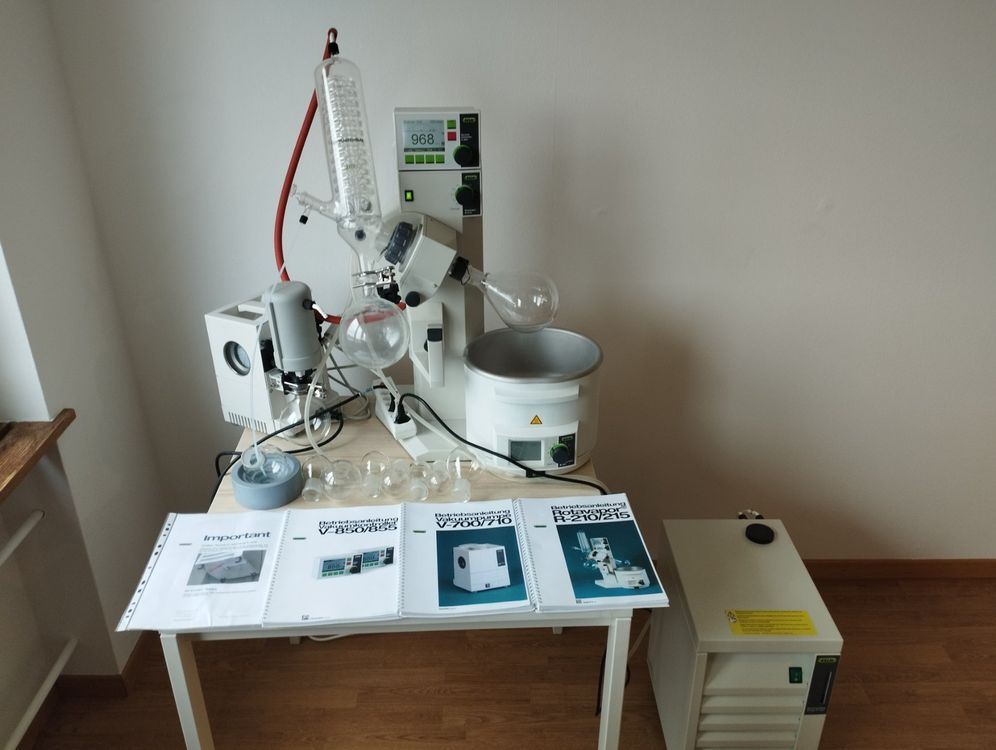 Buchi Rotationsverdampfer mit Kryostat und Vakuumeinheit (Gebraucht) in ...