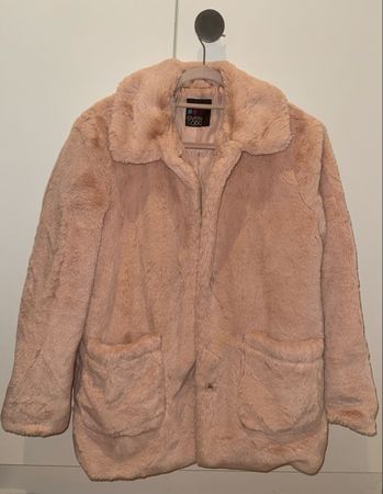 Manteau fausse fourrure Even&Odd rose couleur unie