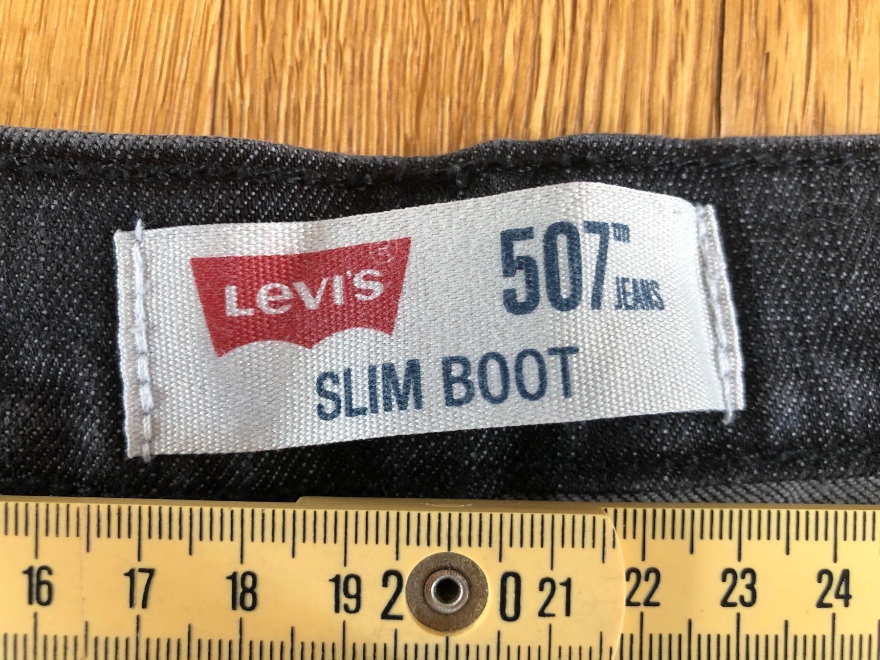 Levi's Jeans: Jeans Levis – Usato da Dotzigen venduto da SecondHandGems 3