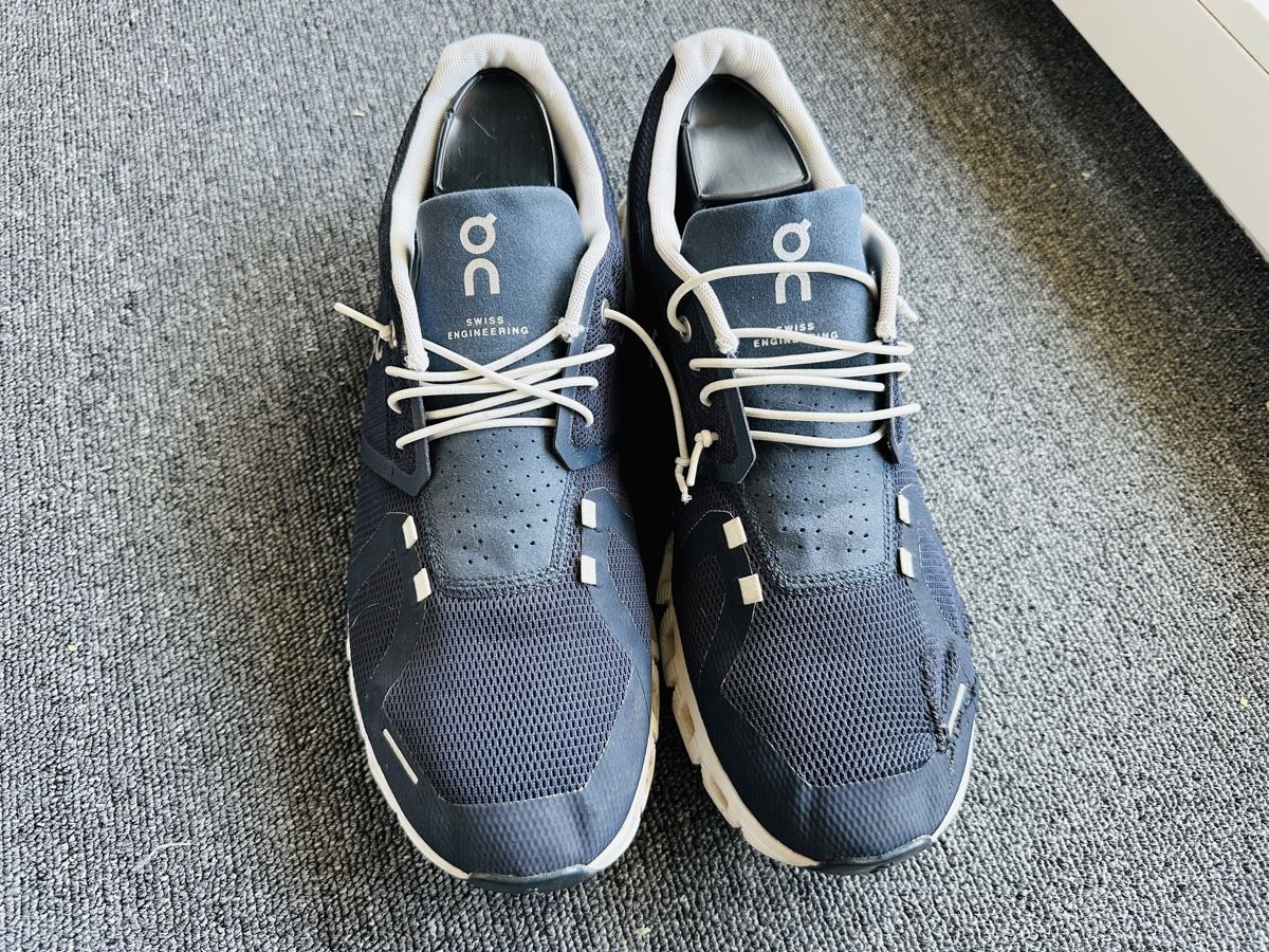 On Scarpe da uomo: On cloud 5 homme taille 45 bleu – Usato da Bulle venduto da LeMoleson 1