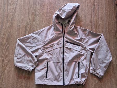 Lightweight hooded jacket. Perfect for spring weather!