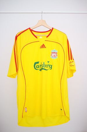 Liverpool 06/07 away kit