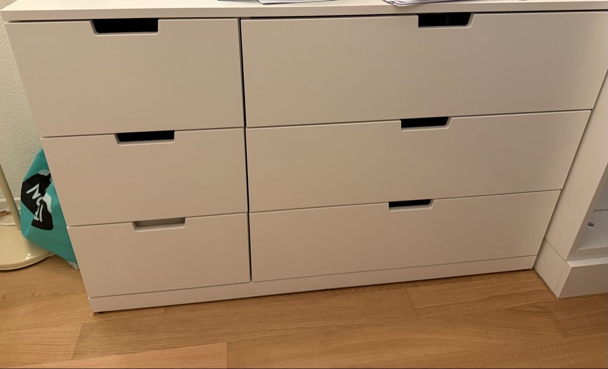 Étagères: Commode weiss 6 Schubladen 120cm Breite gebraucht – D'occasion à Spreitenbach par Stefani_ch