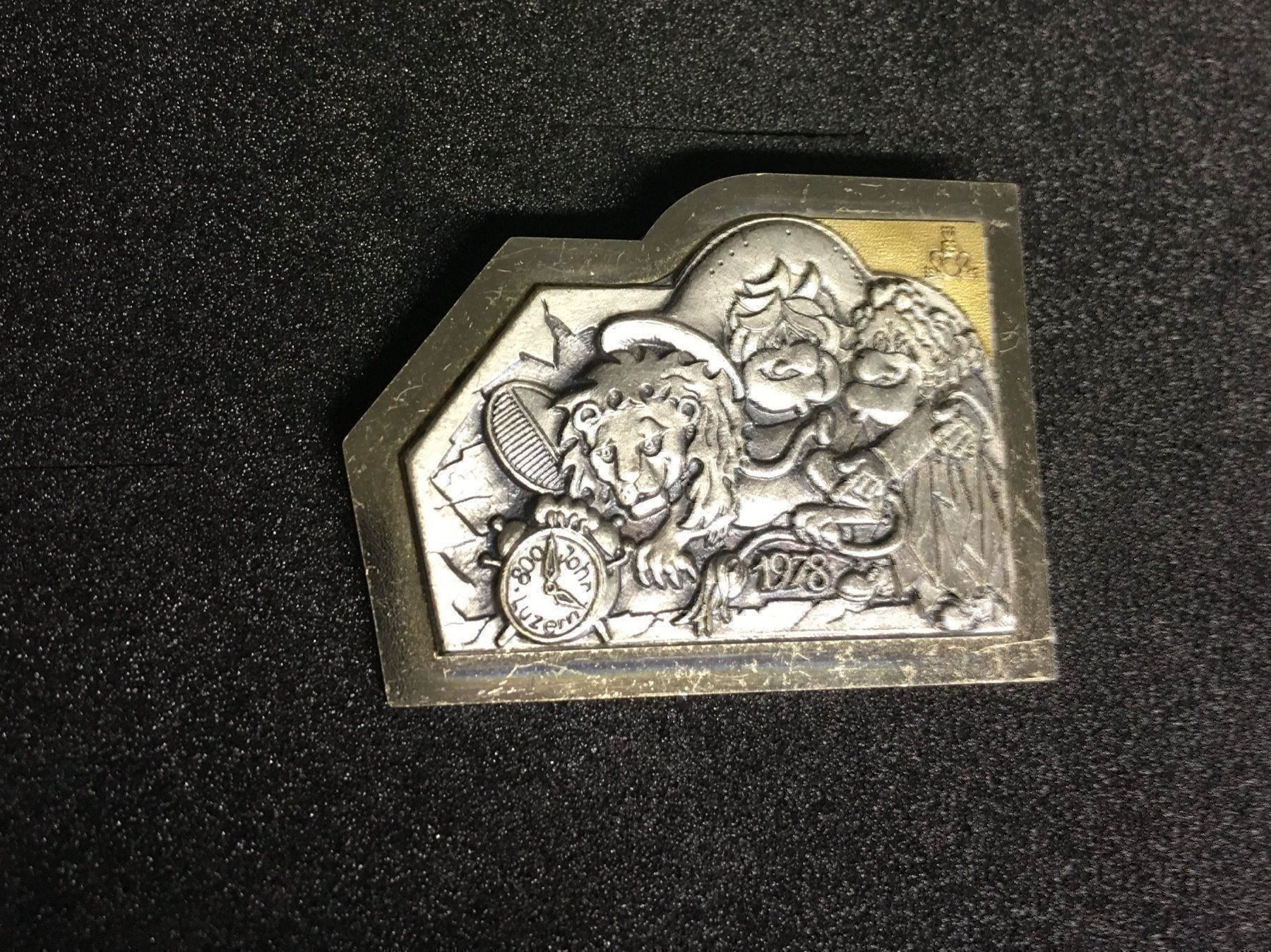 Placchette & Badge: Luzerner Komitee Plakette 1978 Luzern – Usato da Obernau venduto da Wgnom