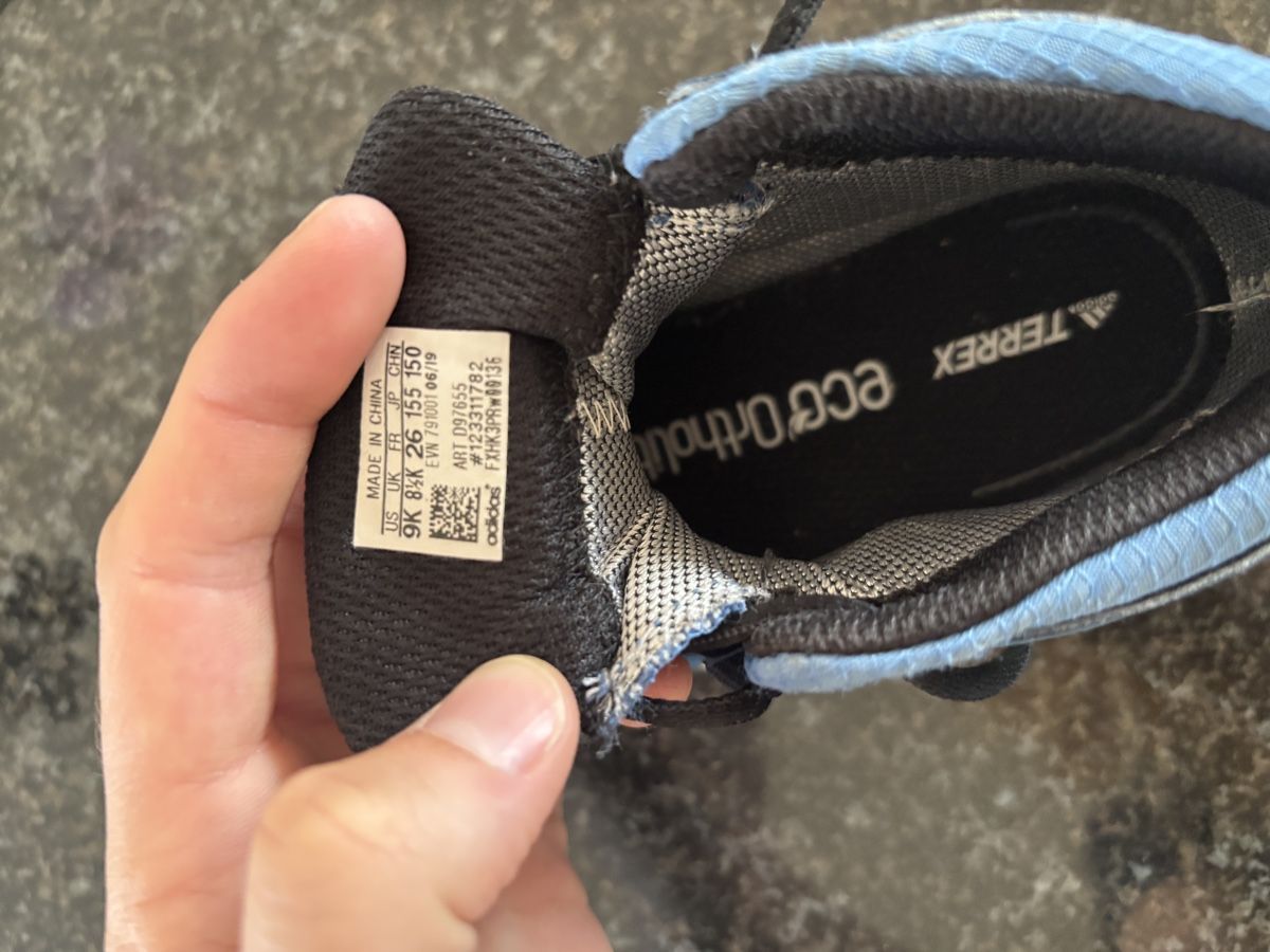 Adidas Chaussures garçon: Adidas Terrex Kinder Wanderschuhe Grösse 26 – D'occasion à Grosswangen par Sunnyday35 3