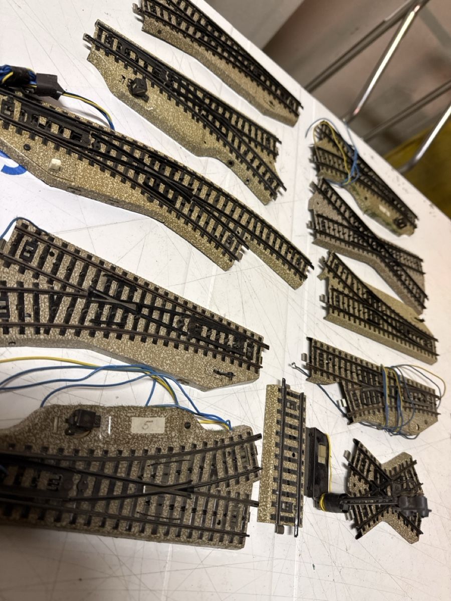Märklin Modelleisenbahnen: Lots de voies de train électrique, divers éléments 52pcs – Gebraucht aus Troistorrents von yan_7fk7 2