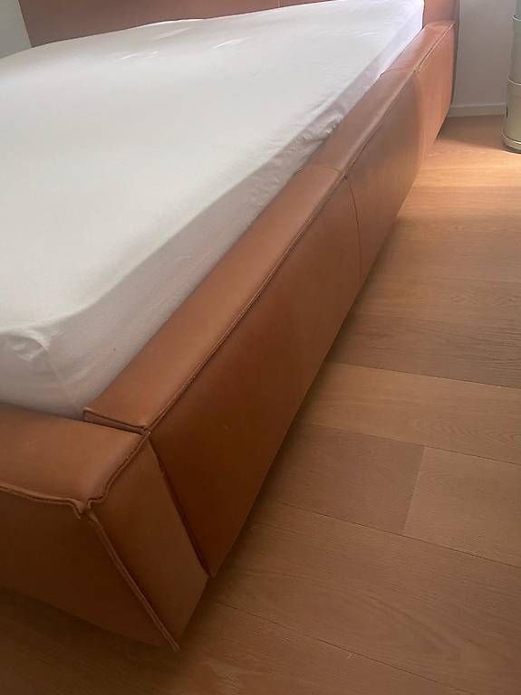 Livique Lits: Lederbett – D'occasion à Triesen par Chevalley 3