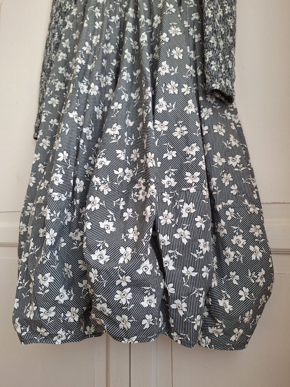 Ewa I Walla Vestiti: Kleid Ewa i Walla schwarz/weiss Gr. S – Usato da Erlenbach ZH venduto da Sondeiwendiz 3