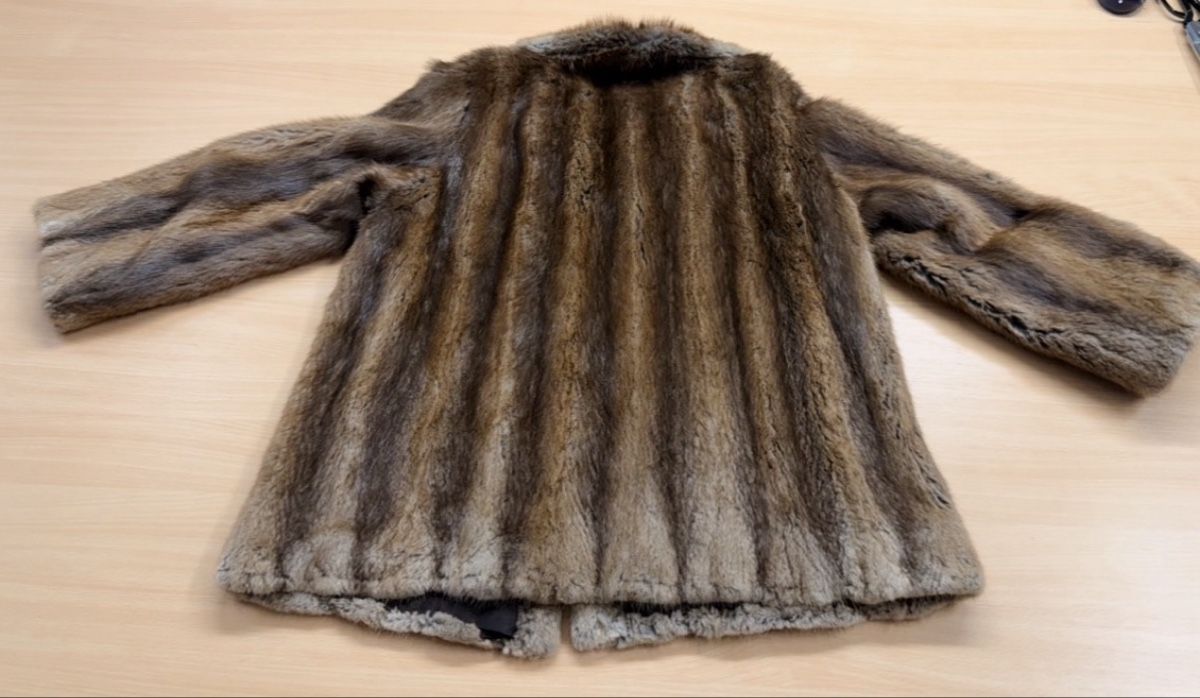 Cappotti: Halblanger Pelzmantel Gr. M – Usato da Rorschach venduto da nan_8rts 5