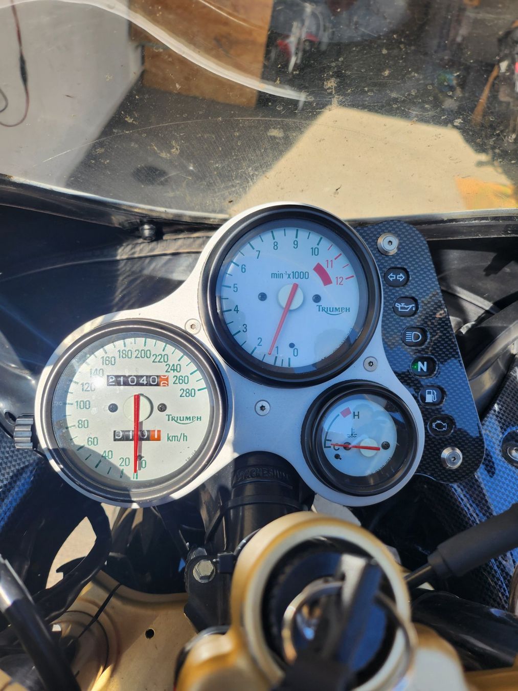 Triumph Strada: Triumph Daytona T595 955i – Usato da Chavannes-les-Forts venduto da Pompadru 5