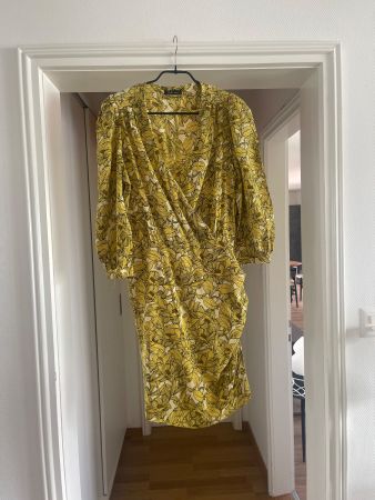 Gelbes Sommerkleid mit Blumenmuster, Gr. S, wie neu! 🌼🌻🌞