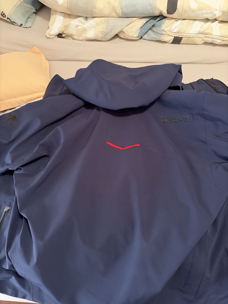 Giacche: Descente Ski Jacket, Navy Blue, size 50/M – Nuovo (secondo la descrizione) da Gossau ZH venduto da d64_2rr8 4