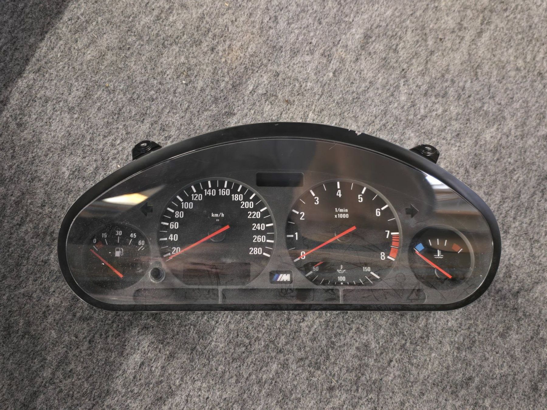 BMW Toutes les pièces auto: BMW E36 M3 Tacho original – D'occasion à Grüsch par Takon
