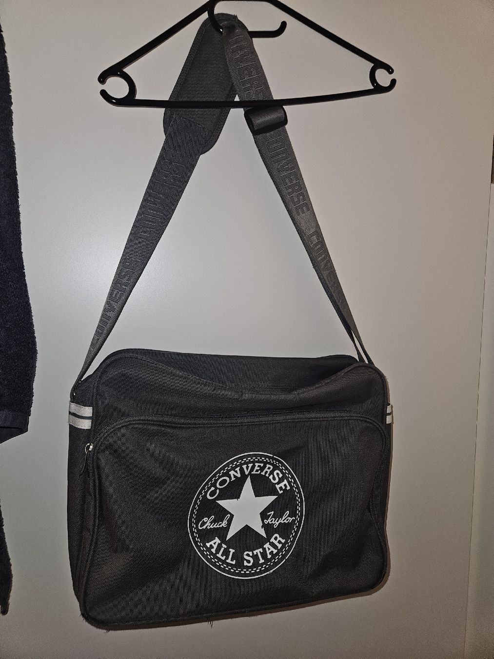 Altro in  Abbigliamento & Accessori: Sacoche Converse All Star Noir – Usato da Delemont venduto da ricky9420