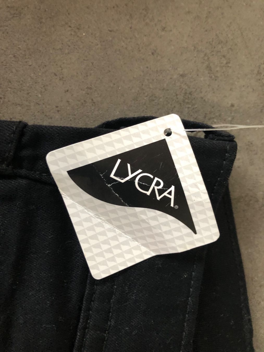 Jeans: Driver Jeans, schwarz, Grösse 28 – Neuf (Voir description) à Kirchdorf AG par Garten2020. 2