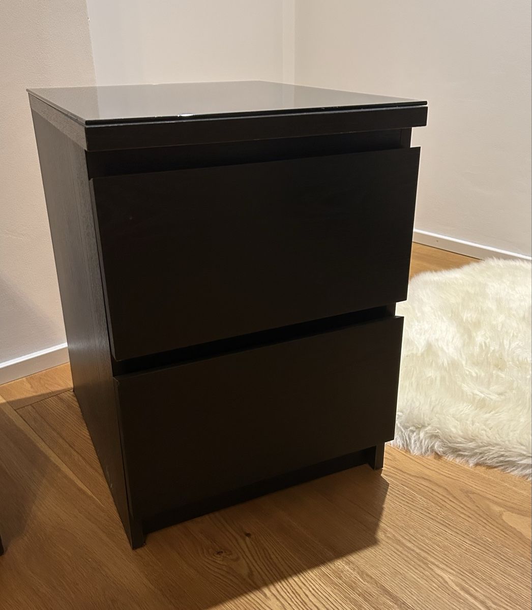 Ikea Comodini: Nachttisch IKEA Malm schwarz mit Glasplatte – Usato da Bellikon venduto da Ana1109 1
