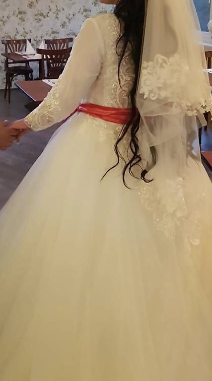 Vestiti: Brautkleid 40-42 – Usato da Niederhasli venduto da sev_d7hq 1
