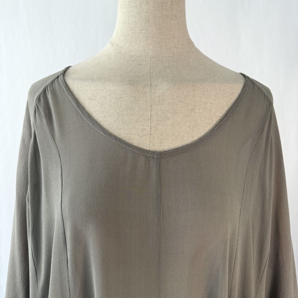 Kleider: PRIVATSACHEN Silk Dress – Neu (gemäss Beschreibung) aus Emmen von Avviivva_Com2023 2