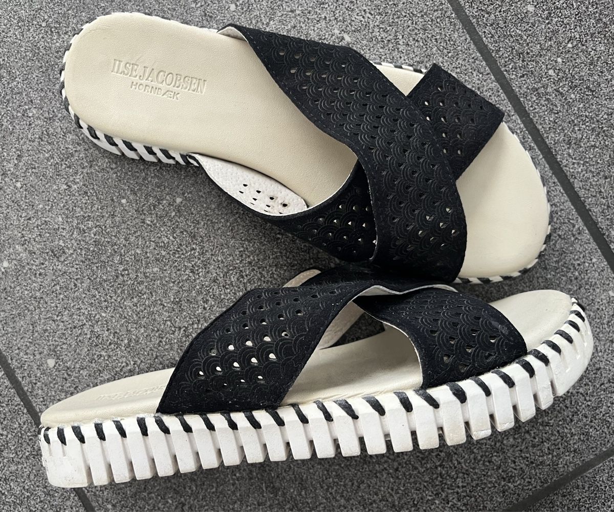 Ilse Jacobsen Scarpe da donna: Schwarze Sandalen, Gr. 37, Ilse Jacobsen – Nuovo (secondo la descrizione) da Hünenberg See venduto da spartakus02