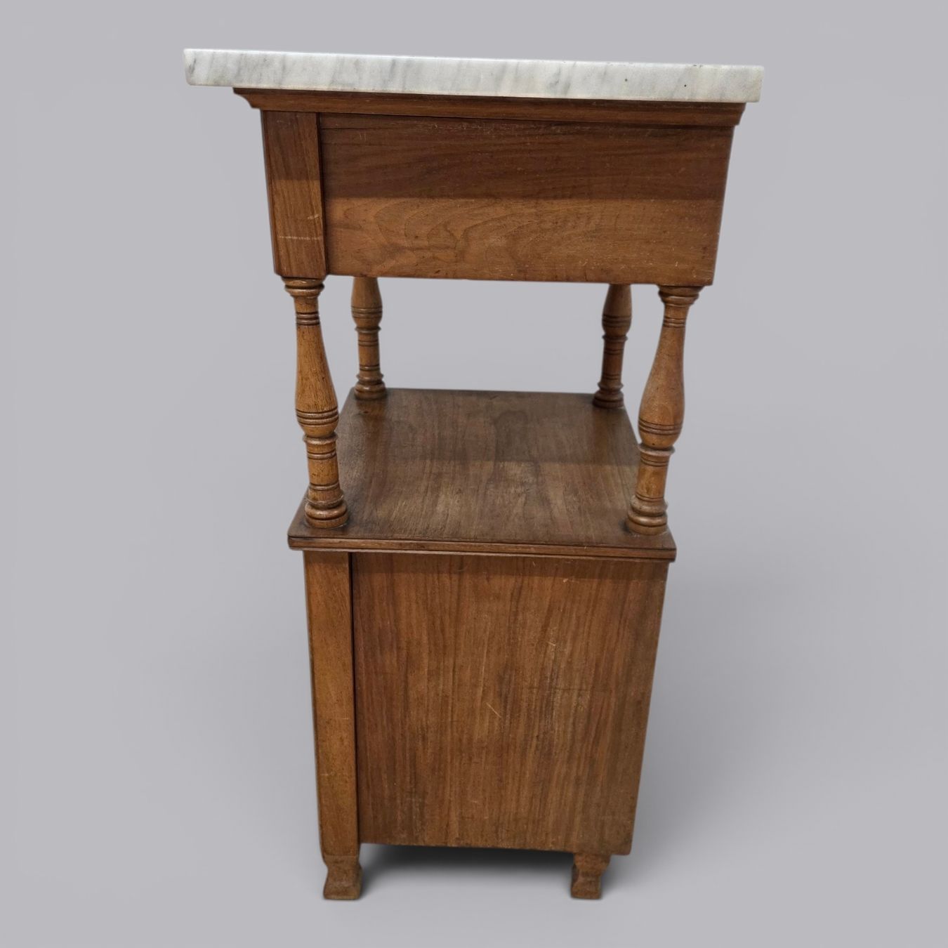 Comodini: Nachttischli, Holz mit Marmorplatte, Vintage – Usato da Rieden AG venduto da RuvensBrocki 6