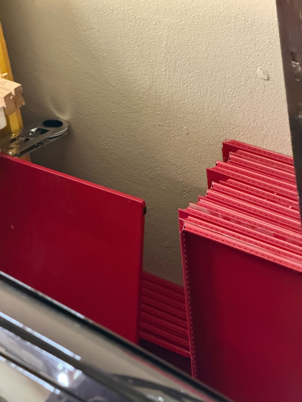 USM Scaffali: USM Regal 2x5 Rot – Usato da Biel/Bienne venduto da Charlie.Dotcom 2