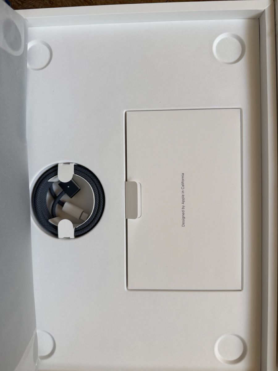 Apple Notebooks: MacBook Air 13 inch – Neu und originalverpackt aus Wauwil von chiraluna 2