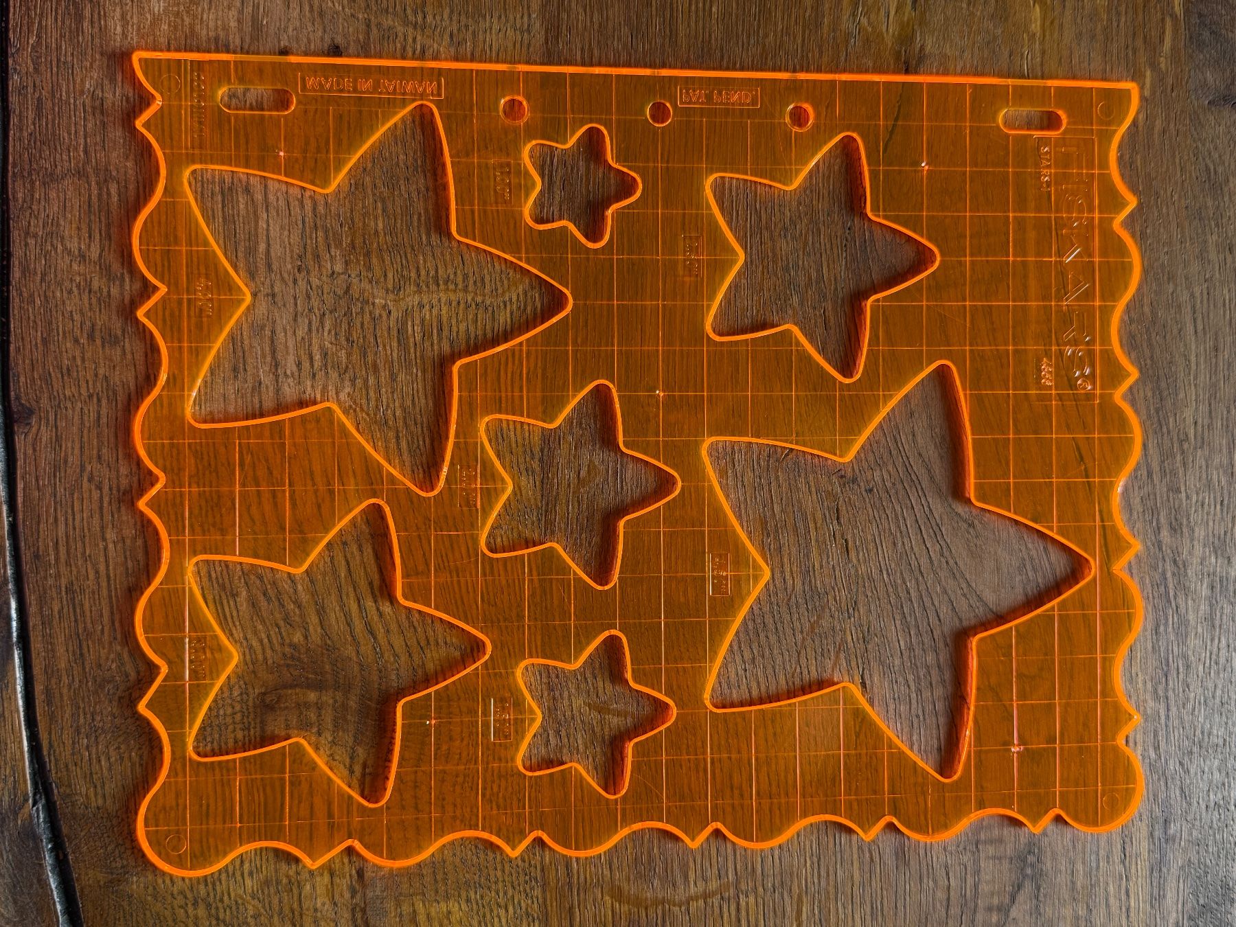 Fiskars Sciablone: Fiskars Schablone Bilderrahmen Sterne, neu – Nuovo (secondo la descrizione) da Winznau venduto da Sandhya