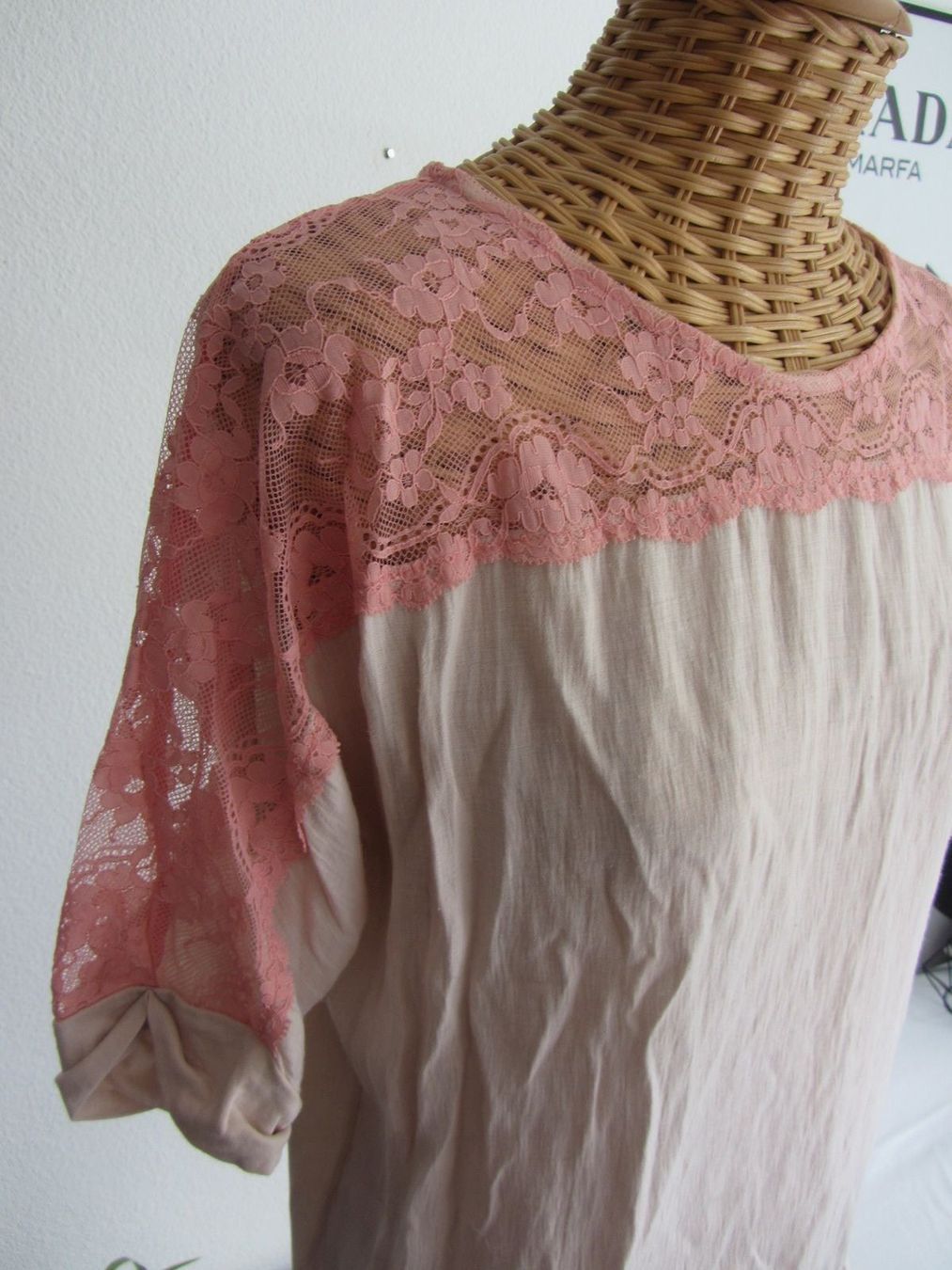 T-shirts: Shabby Chic Oberteil nude mit Spitze - S – D'occasion à Zürich par Diazaio 1