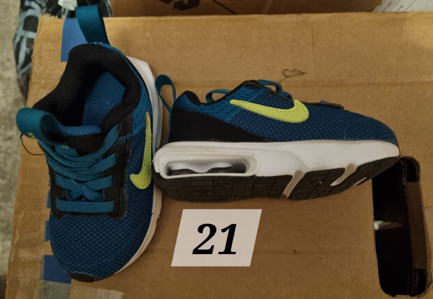 Nike Schuhe für Jungen: Chaussure Nike enfant – Neu (gemäss Beschreibung) aus Vétroz von ValCortex