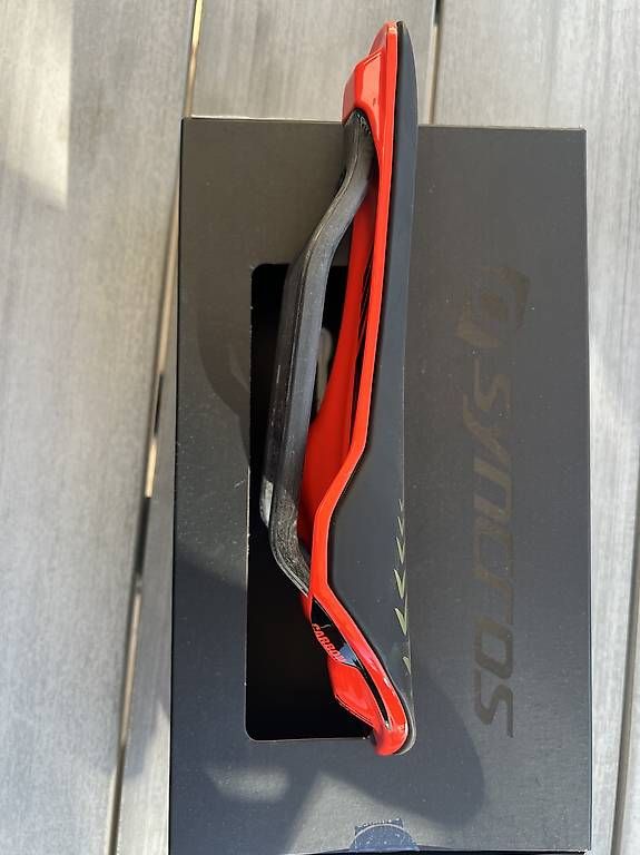 Scott Pezzi di ricambio: Saddle carbon Nino special edition – Nuovo (secondo la descrizione) da Bulle venduto da CyclingSwiss 3