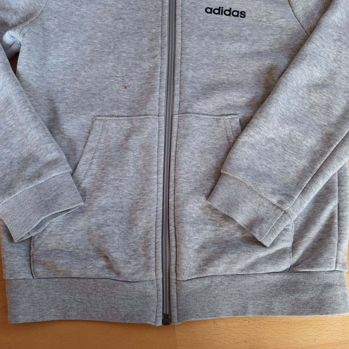 Adidas Giacche: Adidas Kapuzenjacke, Gr. 140, Grau – Usato da Hettenschwil venduto da Schneuggi2 7