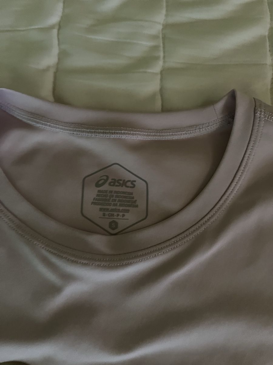Asics T-shirts: Asicsshirt Damen S – D'occasion à Buttisholz par Katja_H