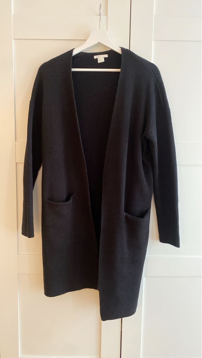 Jacken: Schwarze lange Strickjacke in Grösse S – Gebraucht aus Burgdorf von allesolivia