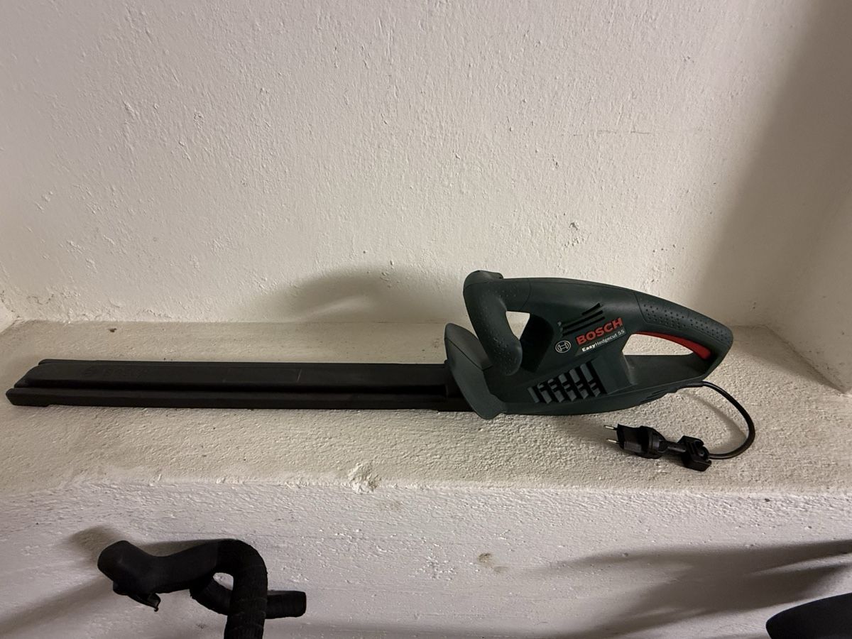 Busch Toutes les machines: Bosch Heckenschere 55cm – D'occasion à Zürich par Hansi_Winter