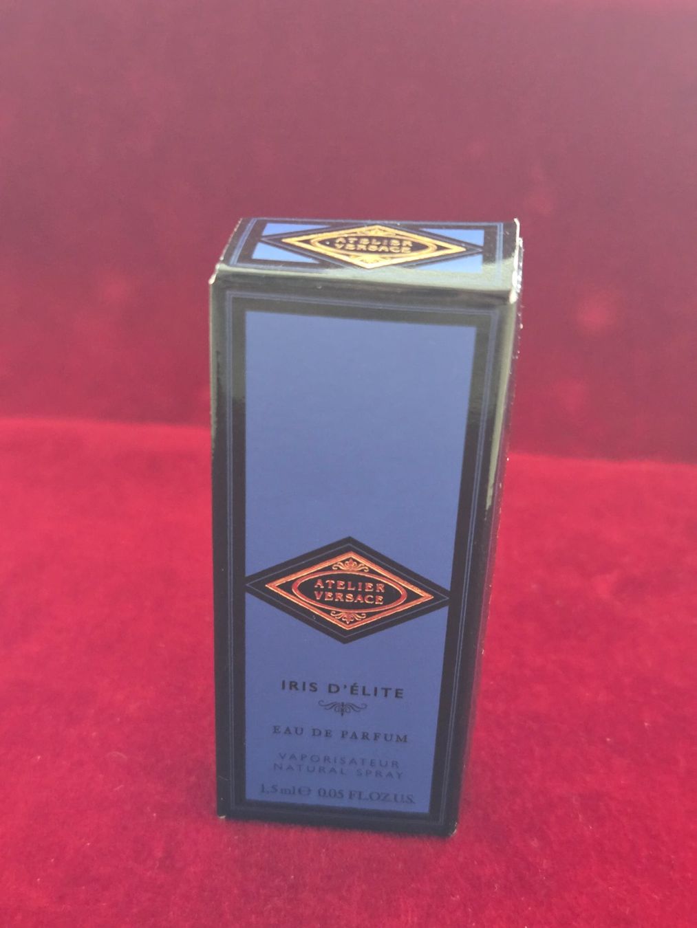 Profumi & Eau de Toilette: Atelier Versace IRIS D'ELITE Eau de Parfum 1.5ml neu – Nuovo e nell'imballaggio originale da Zürich venduto da fairplayer_zurich