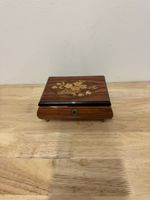 Schmuckkasten mit Spielwerk und Schlüssel guter Zustand