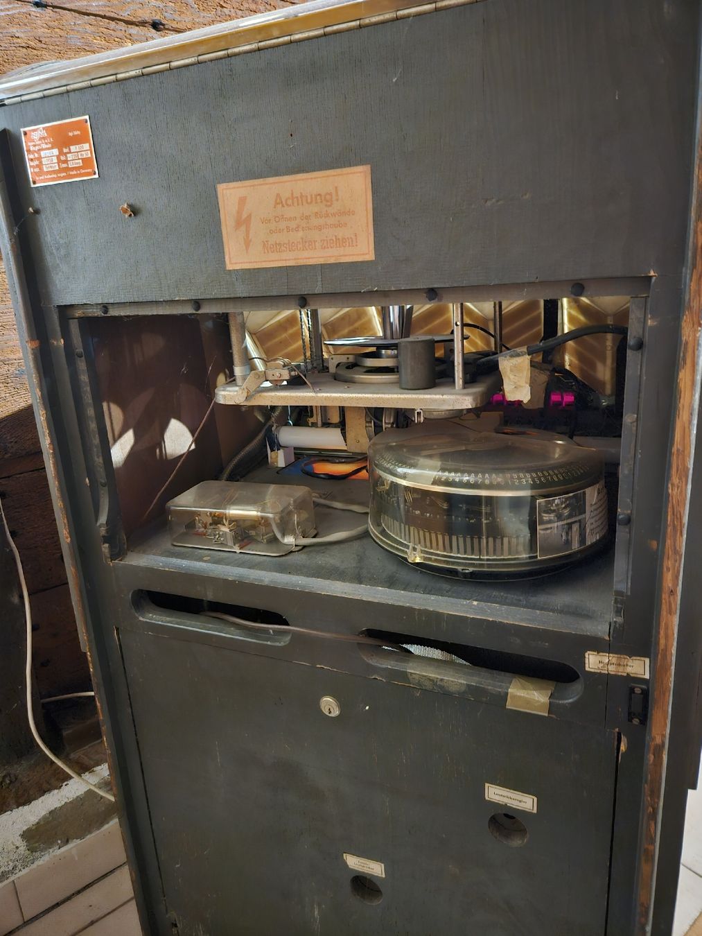 Jukebox: Jukebox NSM Fanfare 100 – Difettoso da Mont-sur-rolle venduto da Otsilab 1