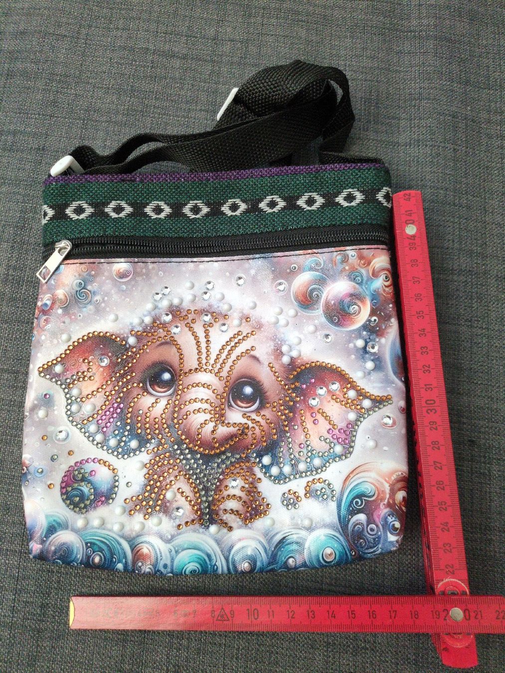Taschen: Umhängetasche Elefant ca. 22x22cm – Neu (gemäss Beschreibung) aus Steinach von End