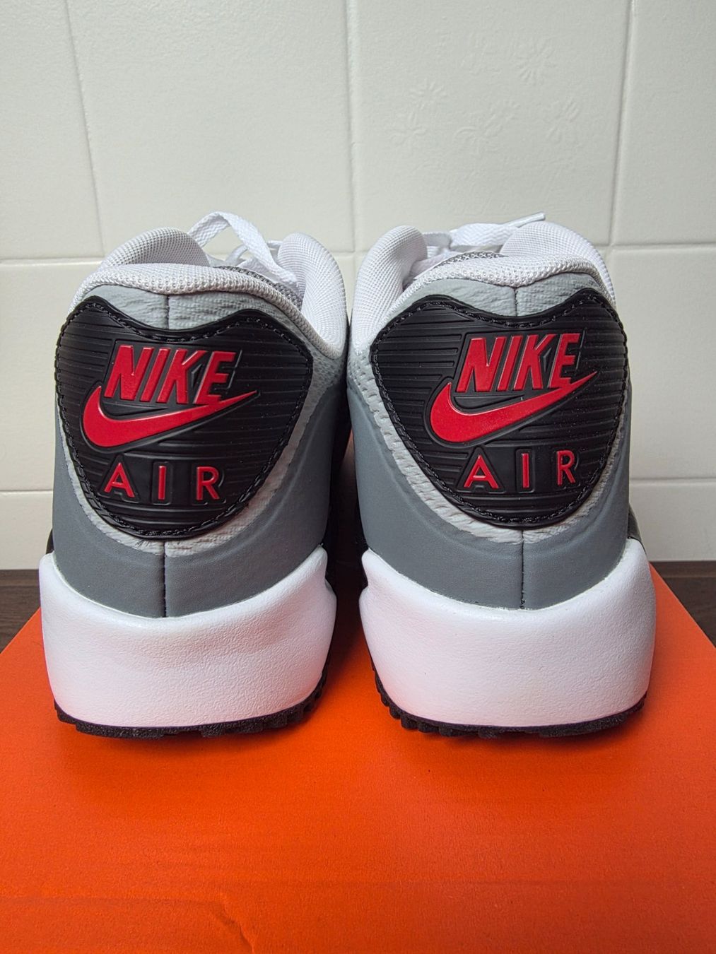 Nike Herrenschuhe: Nike Air Max 90 – Neu und originalverpackt aus Fleurier von dav_xx8y 4