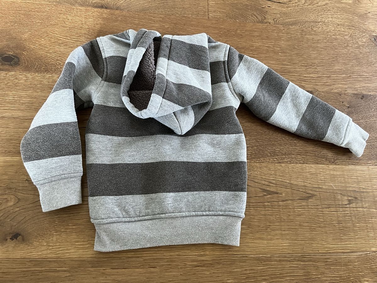 Maglioni & Felpe: Cooler Hoodie Größe 104 – Usato da Wolfwil venduto da NewGirl