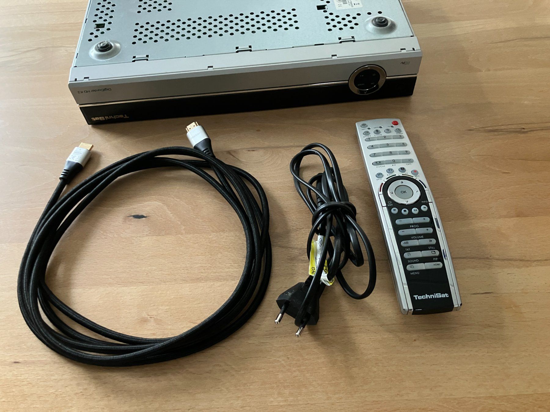 Technisat Ricevitori: Technisat HD K2 Kabel Receiver Digital 500 GB Festplatte – Usato da kaiseraugst venduto da Yohe 3