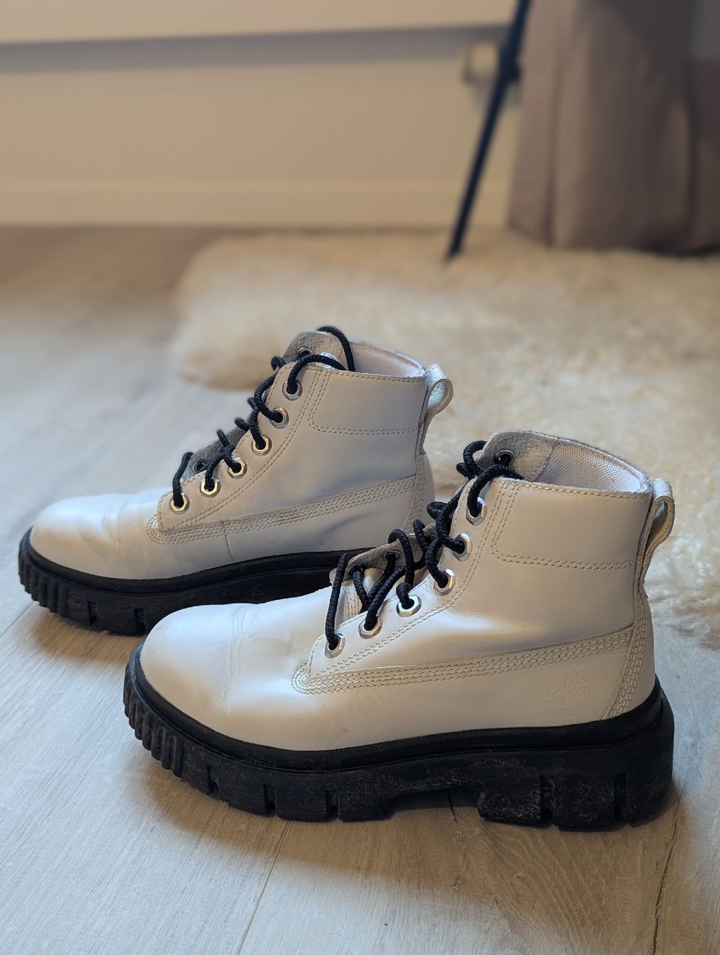 Timberland Scarpe da donna: Timberland White Leather Ankle Boots, Size 36 - EU – Usato da Schlieren venduto da maseam 1