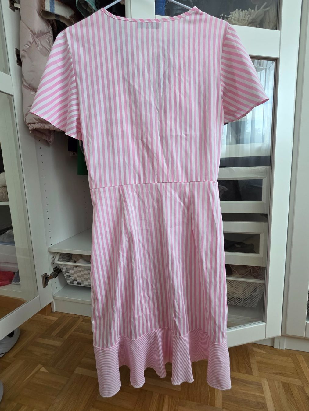 Vestiti: Robe rose à rayures, style portefeuille, taille M – Usato da Renens VD venduto da Iepurica19avril 1